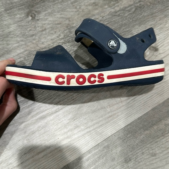 Crocs sandals size 1 kids - Picture 2 of 3